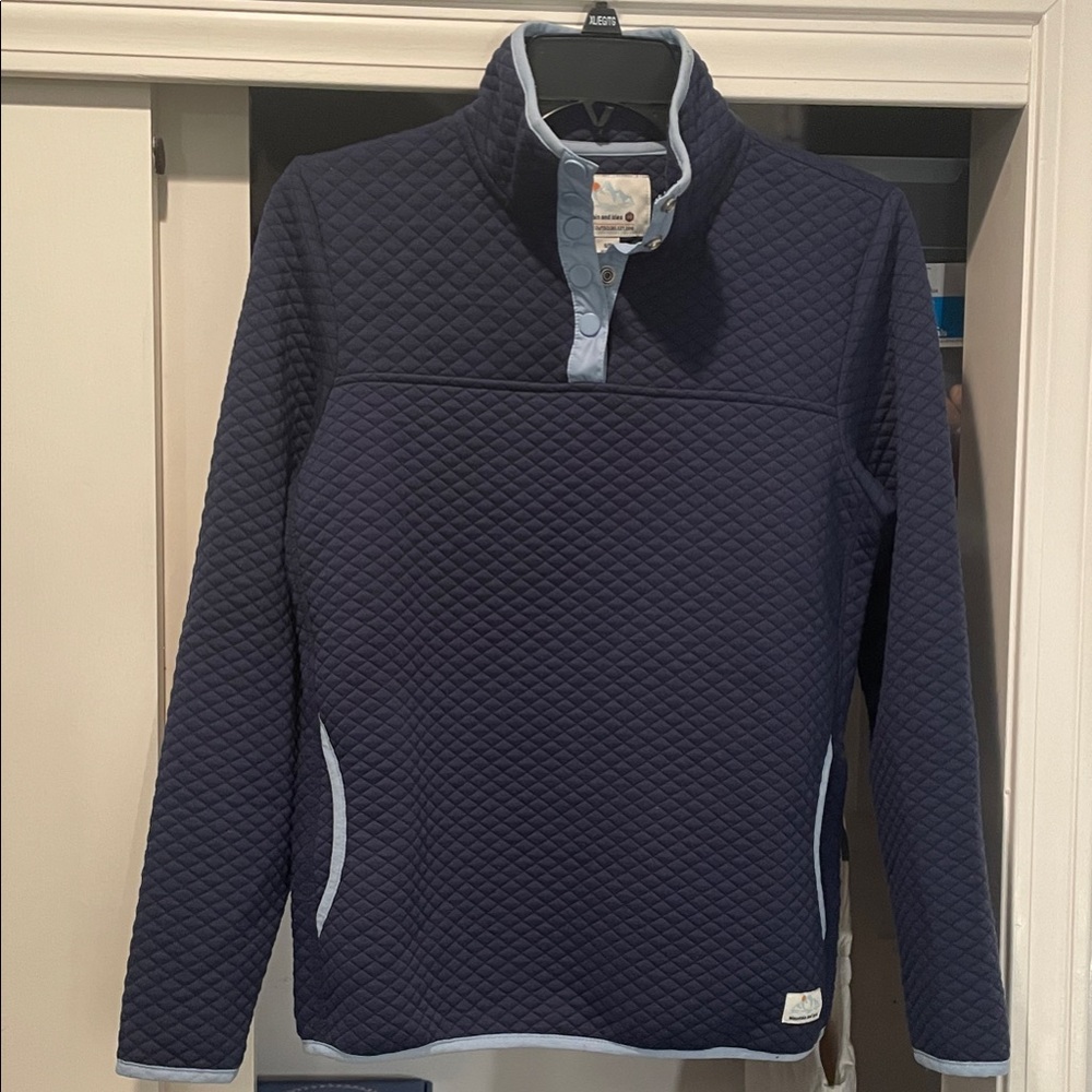 Mountain and Isles Navy Quilted Cowl Neck pullover
